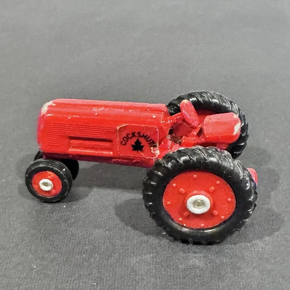 CLATS 1988 1:64 Diecast Model Of A 1938 Red‎ Cockshutt H70 Tractor Rubber Wheels